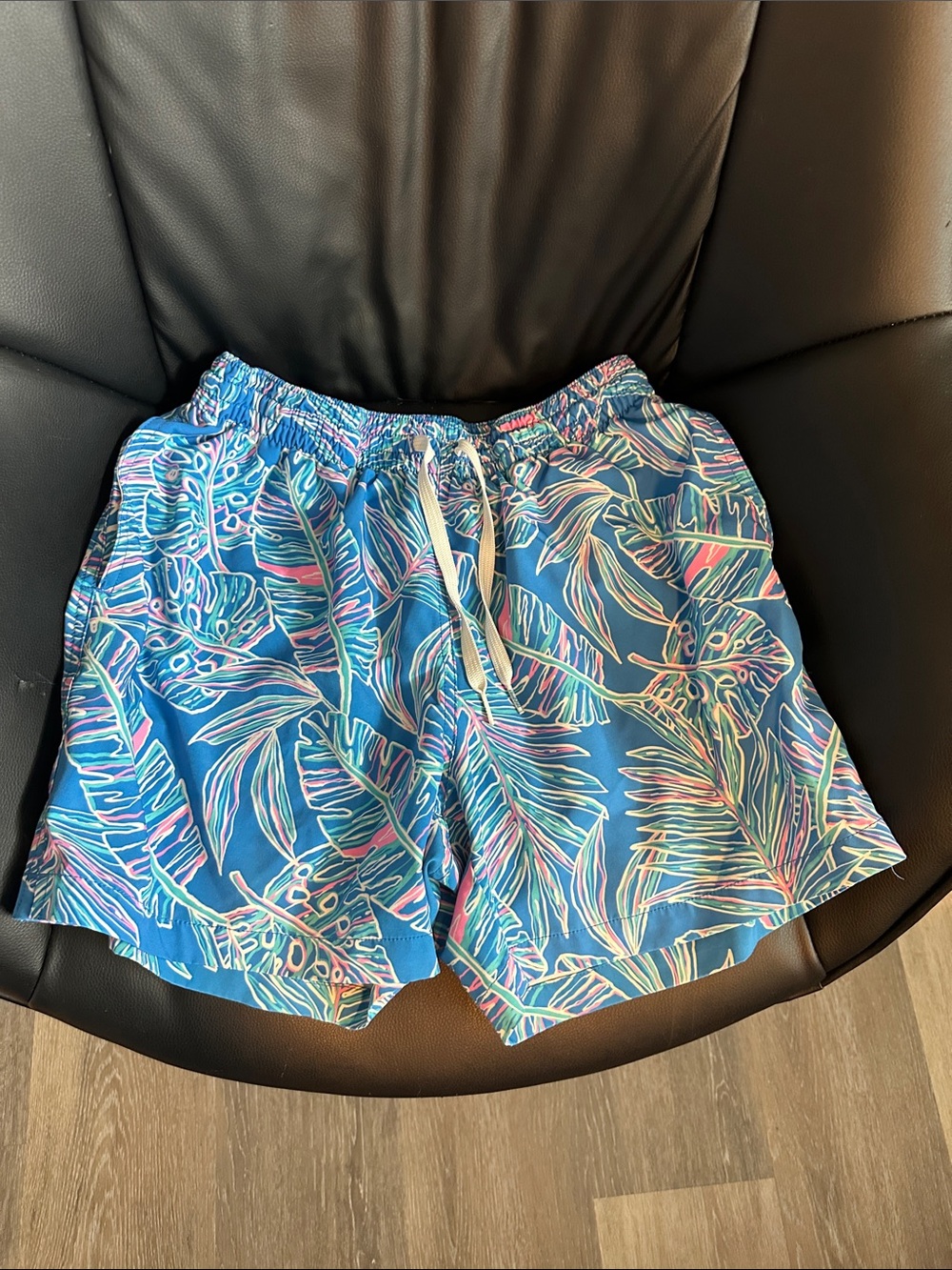chubbies Blue Tropical Leaf Swim Trunks